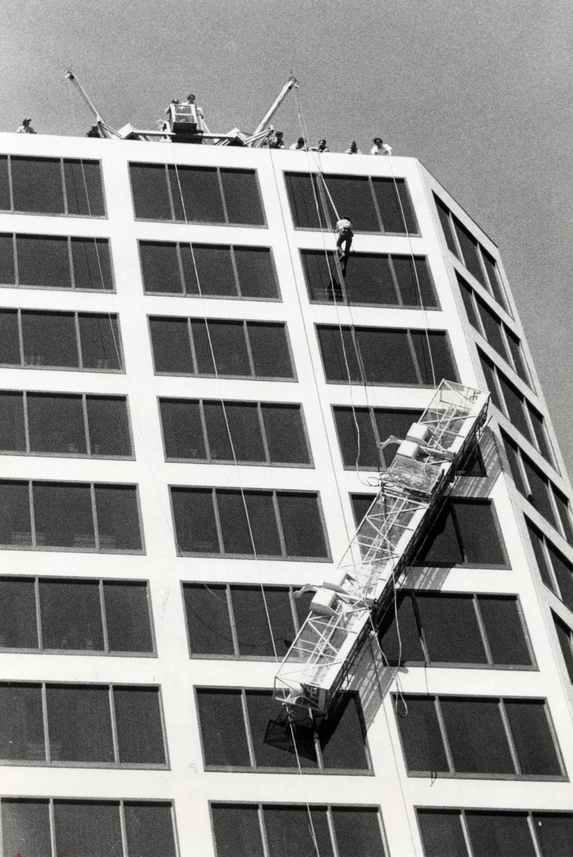 Eighth & Main Building -- 290 feet